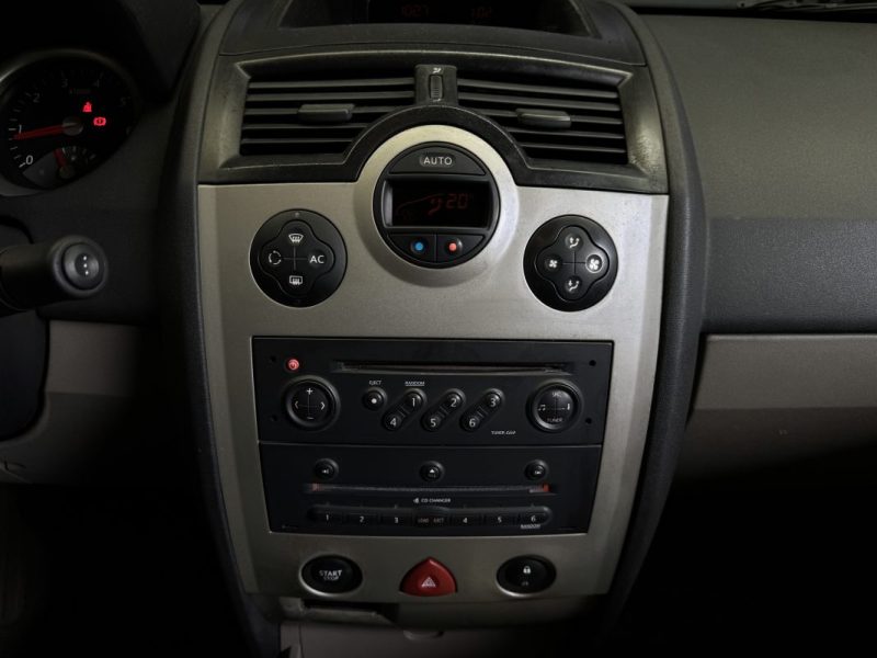 RENAULT MEGANE CC  2.0 16V 135ch  PRIVILEGE LUXE 