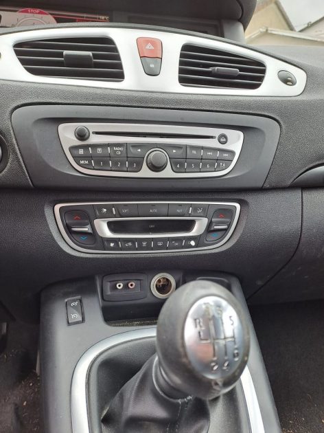 RENAULT SCENICIII 1.5 DCI 110 DYNAMIQUE 2010