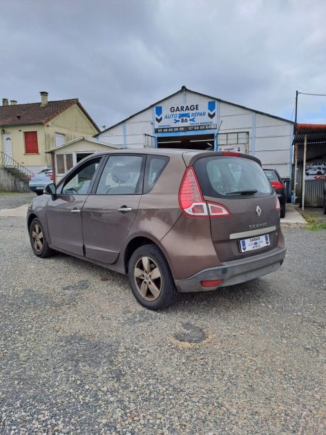 RENAULT SCENICIII 1.5 DCI 110 DYNAMIQUE 2010