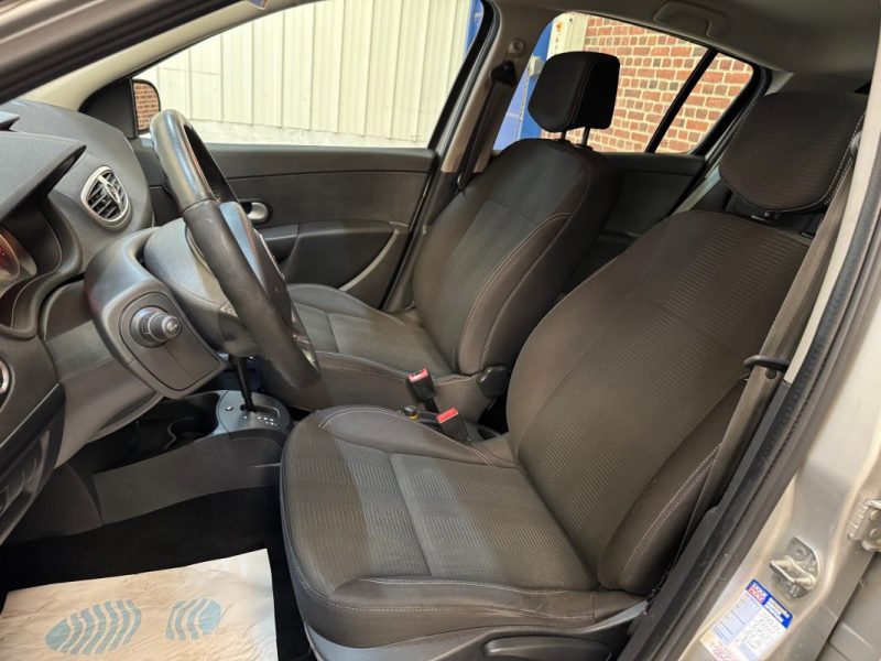 Renault Clio 3 1.6 16v 110CH Exception Clim | Suivi Renault BVA