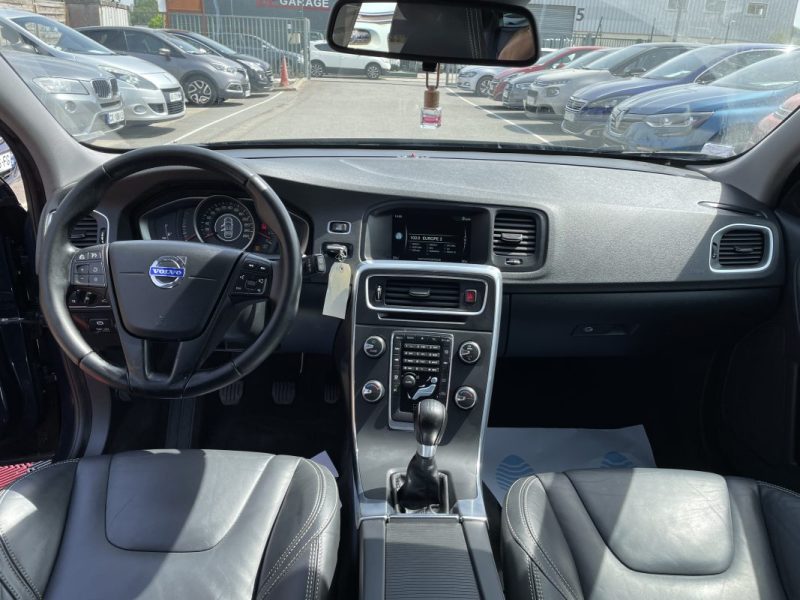 VOLVO V60 D2 115CH START&STOP R-DESIGN 2014