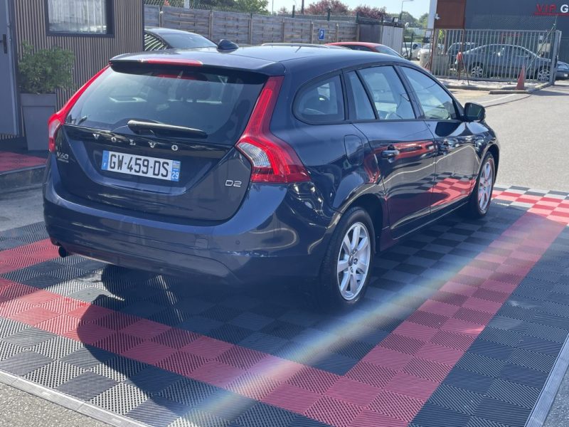 VOLVO V60 D2 115CH START&STOP R-DESIGN 2014
