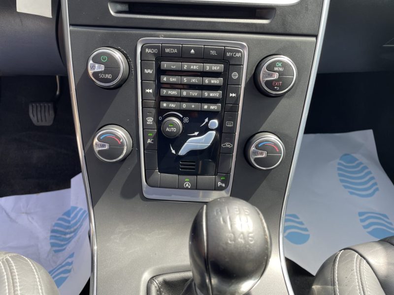 VOLVO V60 D2 115CH START&STOP R-DESIGN 2014