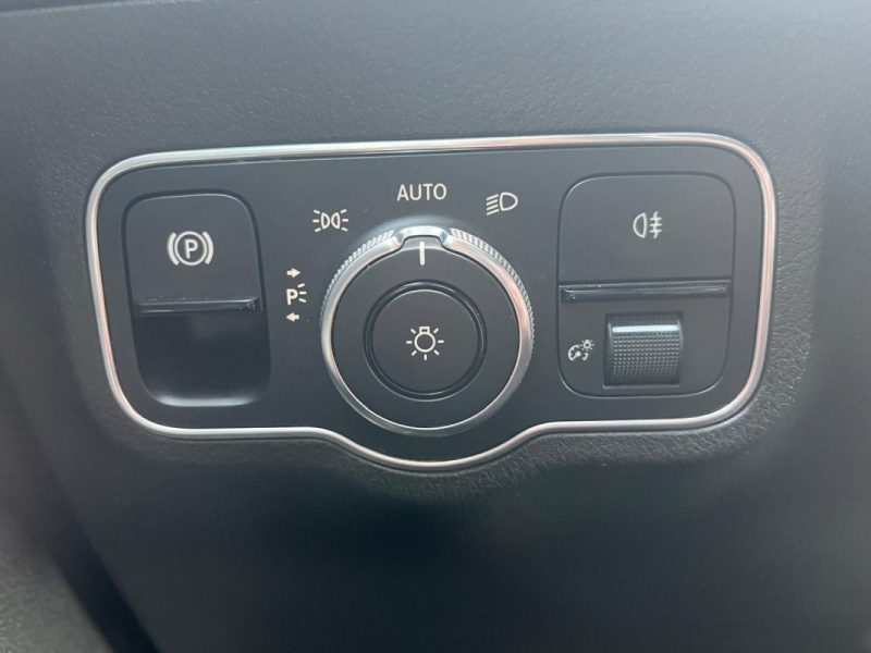 MERCEDES-BENZ Classe GLA 190 ch 220d 2.0 d 4MATIC 8G-DCT Toit ouvrant