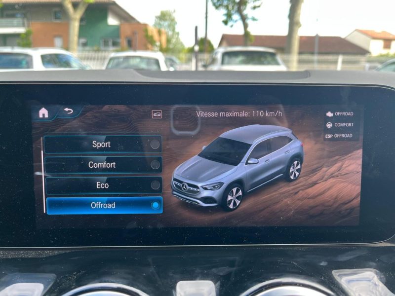 MERCEDES-BENZ Classe GLA 190 ch 220d 2.0 d 4MATIC 8G-DCT Toit ouvrant