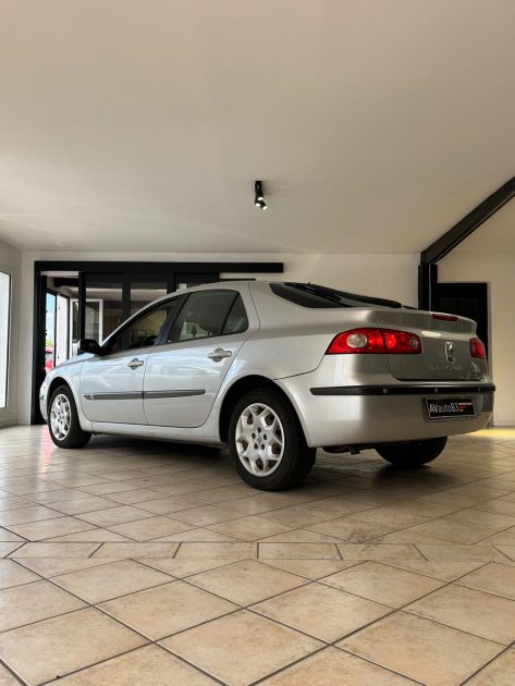 RENAULT  LAGUNA  1.6 110Cv 16V - Emotion - Garantie 12mois ou 15.000km 