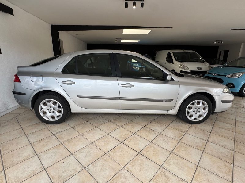 RENAULT  LAGUNA  1.6 110Cv 16V - Emotion - Garantie 12mois ou 15.000km 