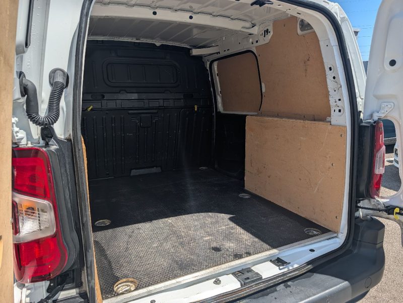 OPEL COMBO M 950 1.5 HDI 100CH 1ERE MAIN TVA RECUPERABLE  GARANTIE 12 MOIS