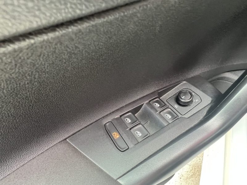 Volkswagen Polo VI 1.0l MPI CONNECT 65ch - Garantie 6 mois