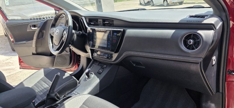 TOYOTA AURIS 136H TECHNOLINE 2017