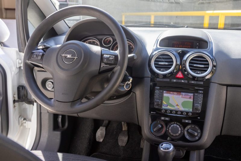 Opel Corsa 1.2 LPG Graphite - GPL (1€/L) & Essence - Climatisation - Bluetooth - Garantie 6 mois