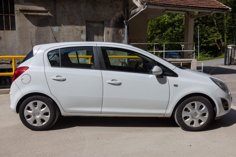 Opel Corsa 1.2 LPG Graphite - GPL (1€/L) & Essence - Climatisation - Bluetooth - Garantie 6 mois
