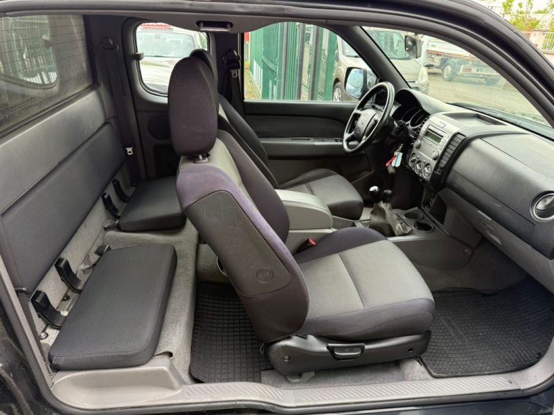 MAZDA BT-50 2.5 TDCi MZR-CD FIGHTER DOUBLE CABINE PICK UP 4X4 143CH