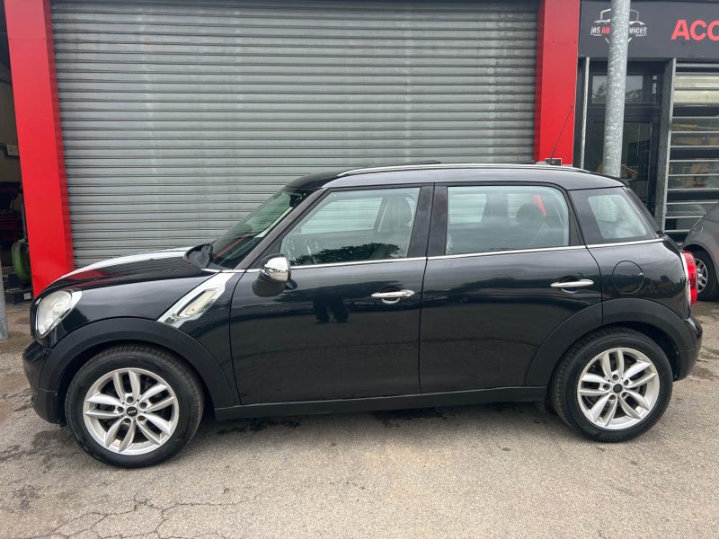 MINI MINI COUNTRYMAN COOPER 1598CM3 122CV  2011