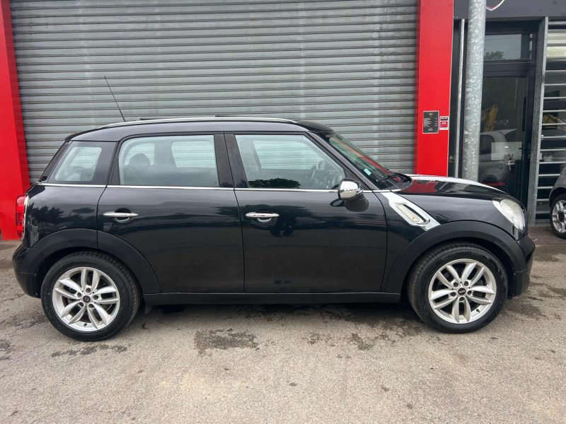 MINI MINI COUNTRYMAN COOPER 1598CM3 122CV  2011