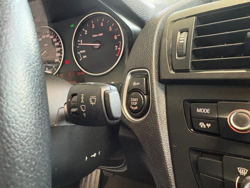 🚗 BMW SÉRIE 1 114i 102ch ⚙️ LOUNGE 3P 📱 Bluetooth 📡 Radar de recul ❄️ Climatisation