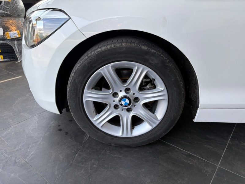 🚗 BMW SÉRIE 1 114i 102ch ⚙️ LOUNGE 3P 📱 Bluetooth 📡 Radar de recul ❄️ Climatisation