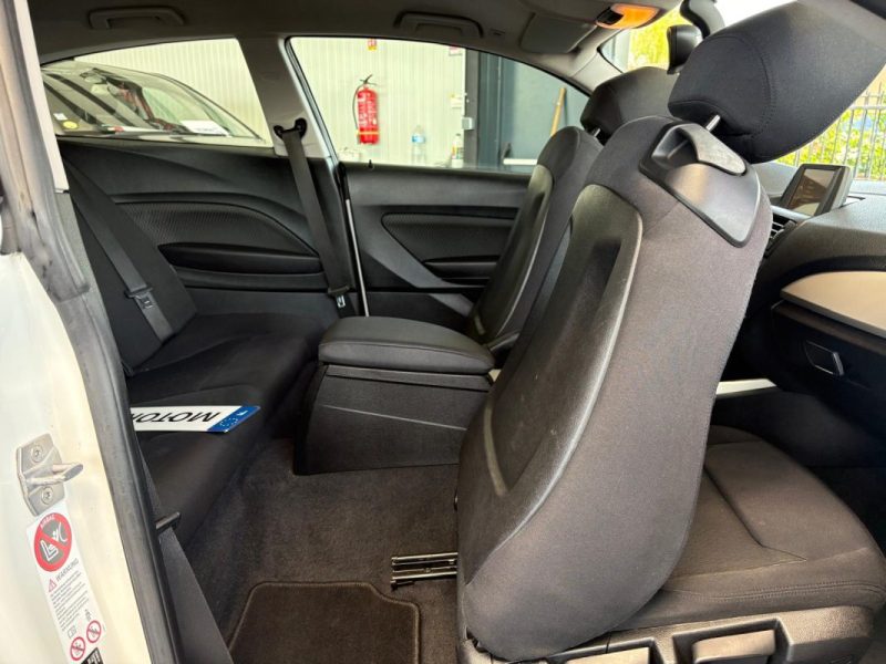 🚗 BMW SÉRIE 1 114i 102ch ⚙️ LOUNGE 3P 📱 Bluetooth 📡 Radar de recul ❄️ Climatisation