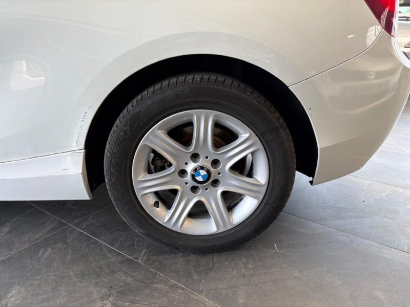 🚗 BMW SÉRIE 1 114i 102ch ⚙️ LOUNGE 3P 📱 Bluetooth 📡 Radar de recul ❄️ Climatisation