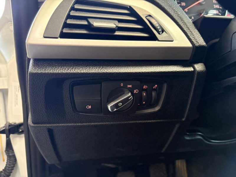 🚗 BMW SÉRIE 1 114i 102ch ⚙️ LOUNGE 3P 📱 Bluetooth 📡 Radar de recul ❄️ Climatisation
