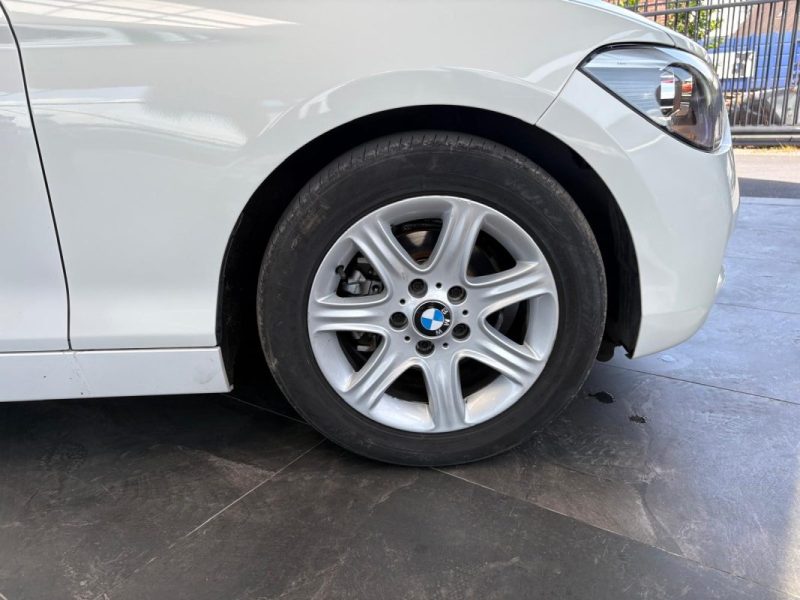 🚗 BMW SÉRIE 1 114i 102ch ⚙️ LOUNGE 3P 📱 Bluetooth 📡 Radar de recul ❄️ Climatisation