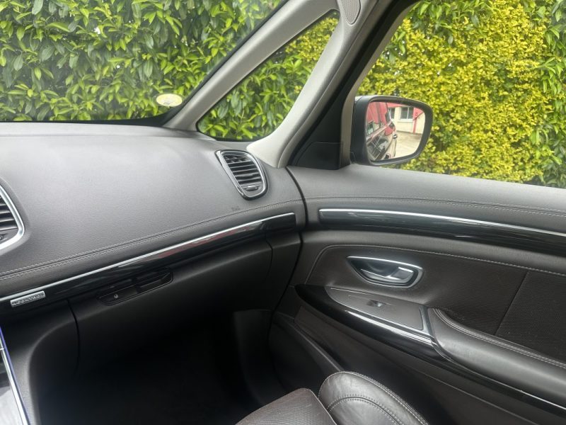 Renault Espace 1.6l DCI Initial Paris 4Control 7pl 160ch - Garantie 6 mois