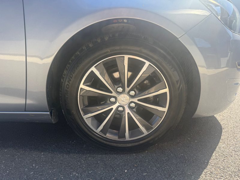 PEUGEOT 308 1.6 BLUEHDI 100ch STYLE