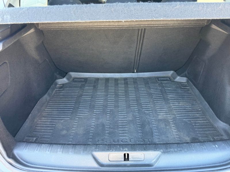 PEUGEOT 308 1.6 BLUEHDI 100ch STYLE