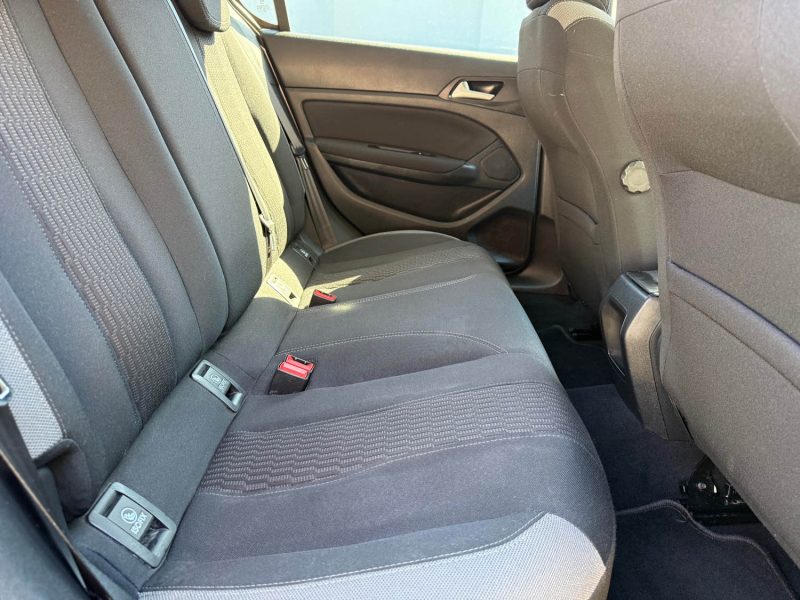 PEUGEOT 308 1.6 BLUEHDI 100ch STYLE