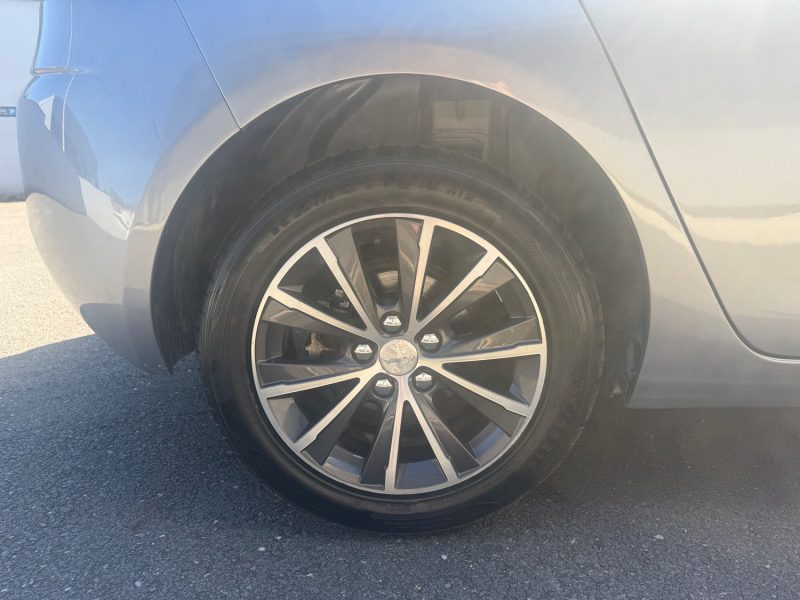 PEUGEOT 308 1.6 BLUEHDI 100ch STYLE