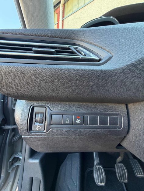 PEUGEOT 308 1.5 bluehdi 130ch - Caméra - Historique - CarPlay
