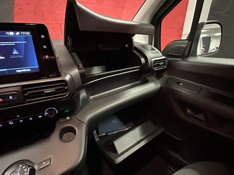 PEUGEOT PARTNER 3 STANDARD 650KG BLUEHDI 130CH S&S ASPHALT EAT8 3 PLACES - 1ère Main -