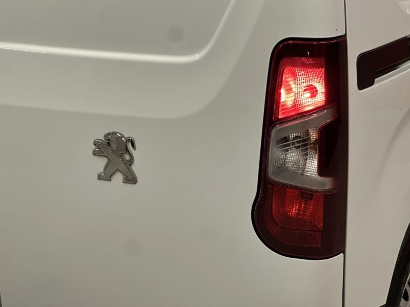 PEUGEOT PARTNER 3 STANDARD 650KG BLUEHDI 130CH S&S ASPHALT EAT8 3 PLACES - 1ère Main -