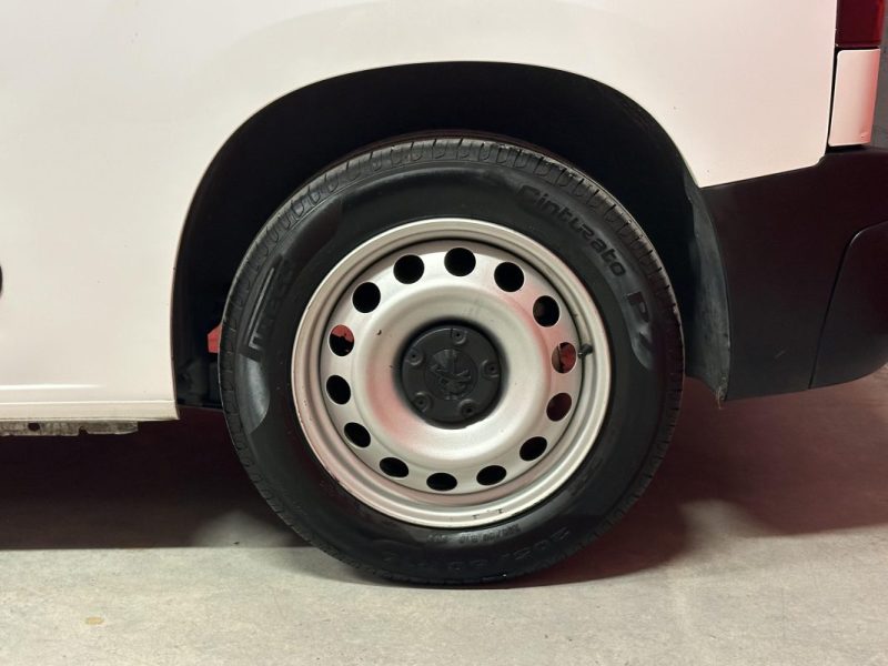 PEUGEOT PARTNER 3 STANDARD 650KG BLUEHDI 130CH S&S ASPHALT EAT8 3 PLACES - 1ère Main -
