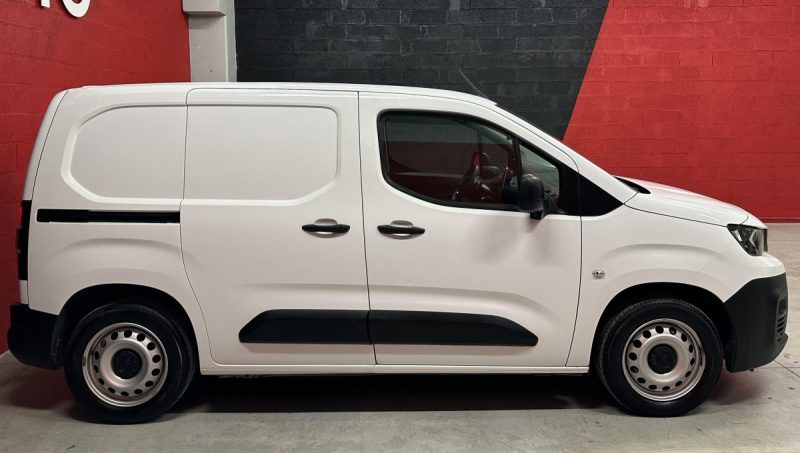 PEUGEOT PARTNER 3 STANDARD 650KG BLUEHDI 130CH S&S ASPHALT EAT8 3 PLACES - 1ère Main -
