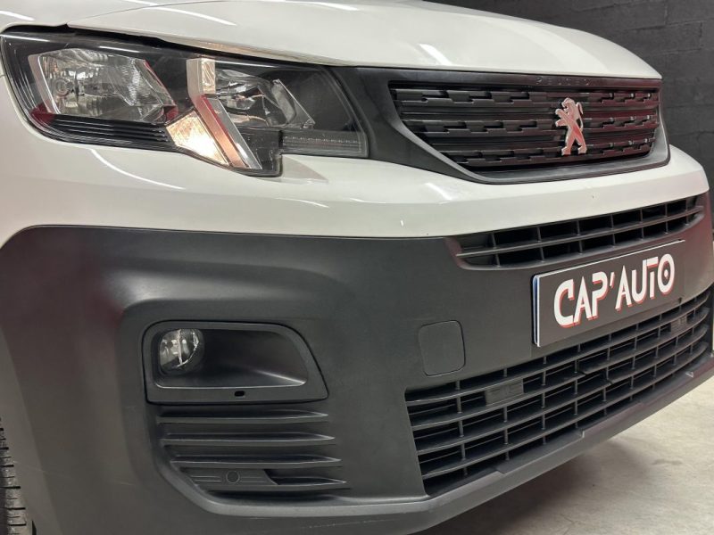 PEUGEOT PARTNER 3 STANDARD 650KG BLUEHDI 130CH S&S ASPHALT EAT8 3 PLACES - 1ère Main -