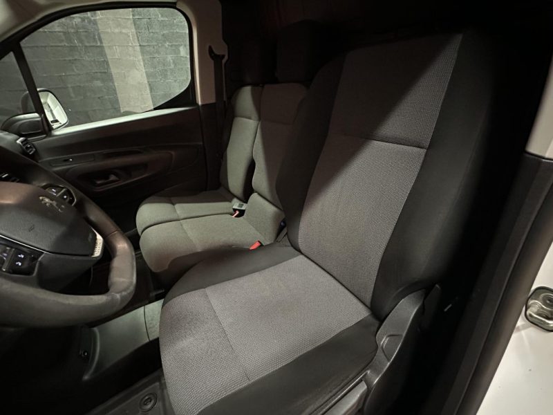 PEUGEOT PARTNER 3 STANDARD 650KG BLUEHDI 130CH S&S ASPHALT EAT8 3 PLACES - 1ère Main -