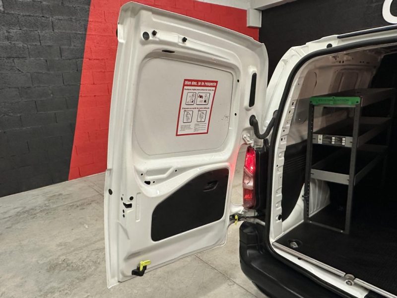 PEUGEOT PARTNER 3 STANDARD 650KG BLUEHDI 130CH S&S ASPHALT EAT8 3 PLACES - 1ère Main -