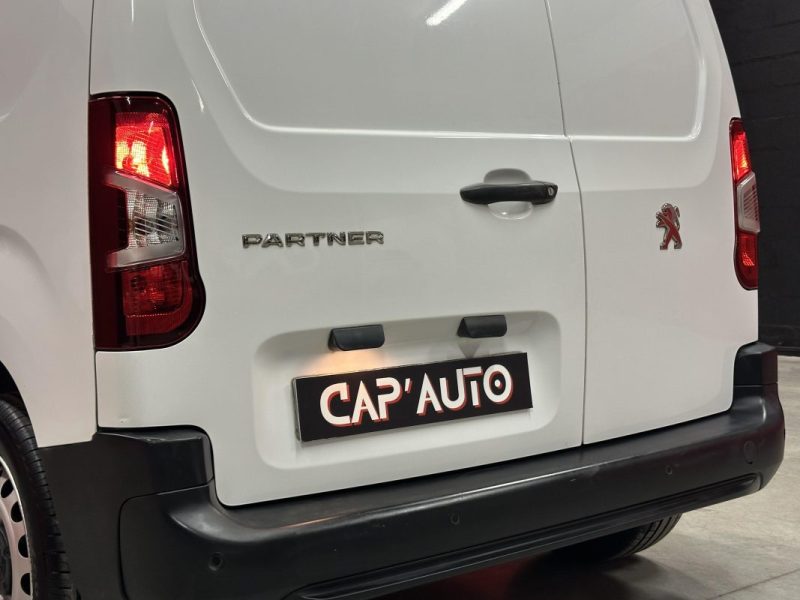 PEUGEOT PARTNER 3 STANDARD 650KG BLUEHDI 130CH S&S ASPHALT EAT8 3 PLACES - 1ère Main -