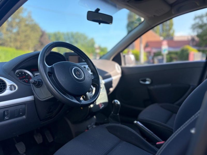 ✅ Magnifique RENAULT CLIO TOM TOM EDITION 1.2 16V Night And Day // Première Main // Carnet Complet
