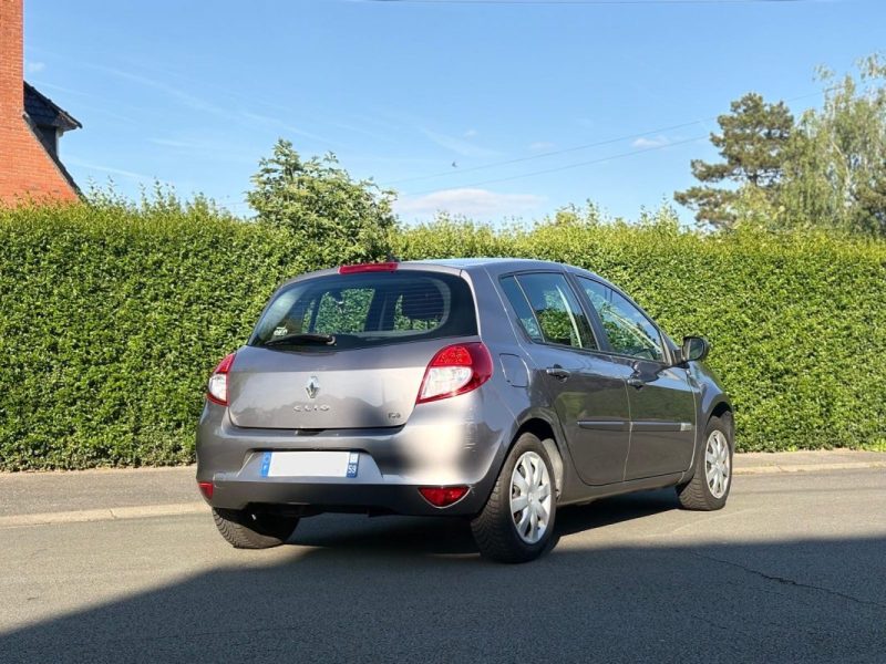 ✅ Magnifique RENAULT CLIO TOM TOM EDITION 1.2 16V Night And Day // Première Main // Carnet Complet