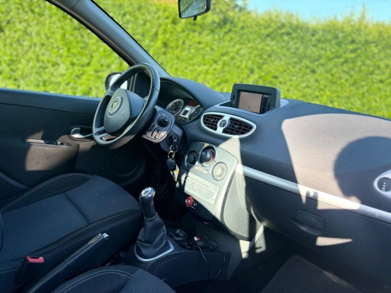 ✅ Magnifique RENAULT CLIO TOM TOM EDITION 1.2 16V Night And Day // Première Main // Carnet Complet