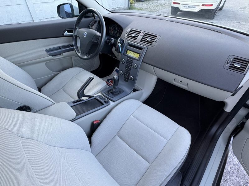 VOLVO C30 1.6 D PACK MOMENTUM 115Ch 1er MAIN GARANTIE 6 MOIS 