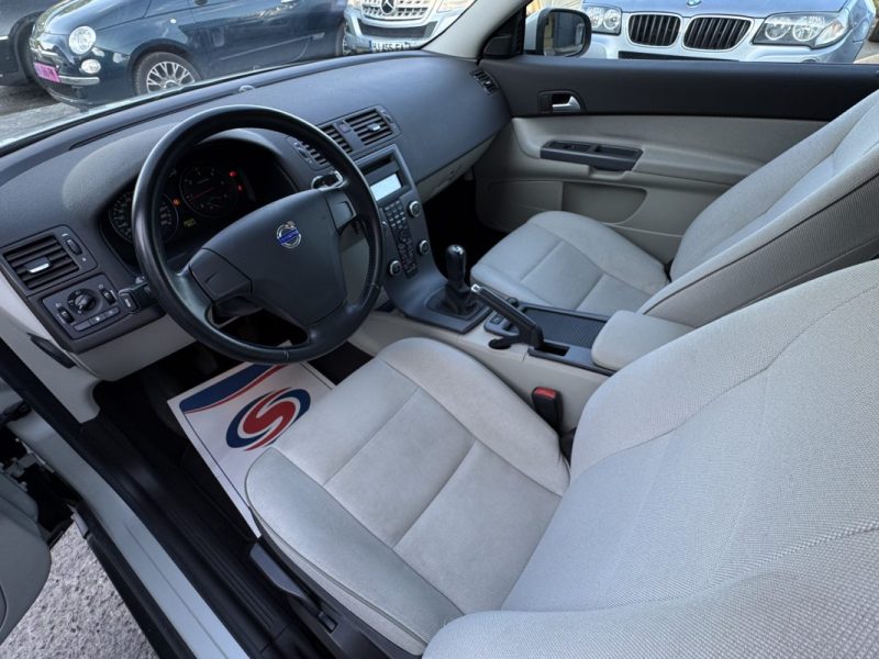 VOLVO C30 1.6 D PACK MOMENTUM 115Ch 1er MAIN GARANTIE 6 MOIS 