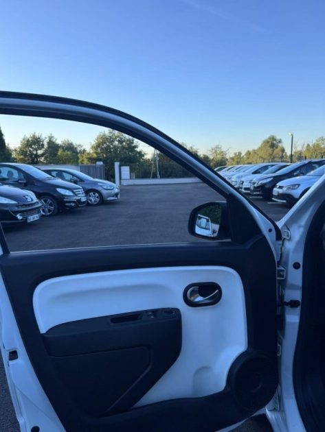 RENAULT TWINGO III 0.9 TCE 90cv AUTOMATiQUE / 29 000km INTENS EXCLUSIVE / CAMERA 