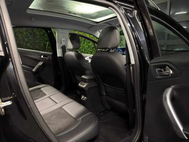 PEUGEOT 2008 CROSSWAY 1.2 110 Cv 18 200 Kms BOITE AUTOMATIQUE TOIT PANORAMIQUE GPS - GARANTIE 1 AN