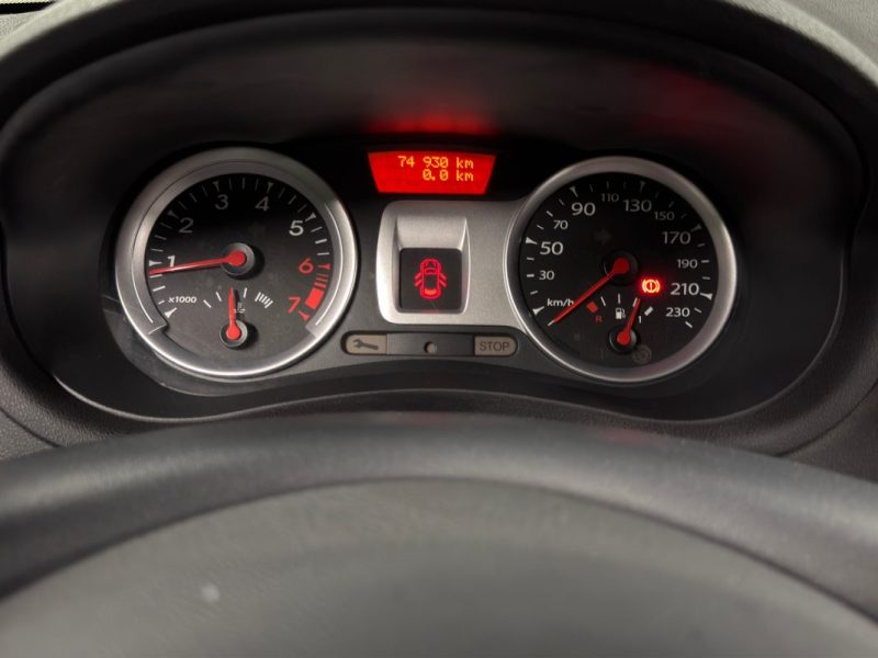 RENAULT CLIO 3 III PHASE 2 1.2 75 Cv 5 Pts 1ERE MAIN ECRAN GPS BLUETOOTH CRIT AIR 1 - GARANTIE 1 AN