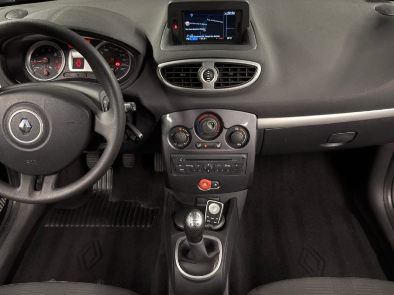 RENAULT CLIO 3 III PHASE 2 1.2 75 Cv 5 Pts 1ERE MAIN ECRAN GPS BLUETOOTH CRIT AIR 1 - GARANTIE 1 AN