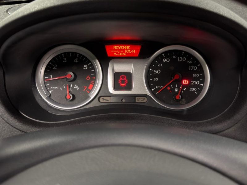 RENAULT CLIO 3 III PHASE 2 1.2 75 Cv 5 Pts 1ERE MAIN ECRAN GPS BLUETOOTH CRIT AIR 1 - GARANTIE 1 AN
