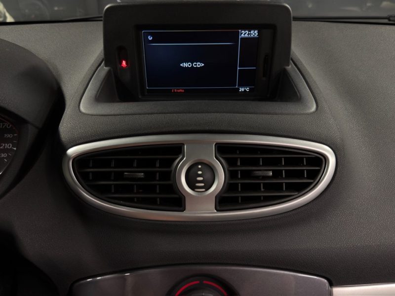 RENAULT CLIO 3 III PHASE 2 1.2 75 Cv 5 Pts 1ERE MAIN ECRAN GPS BLUETOOTH CRIT AIR 1 - GARANTIE 1 AN